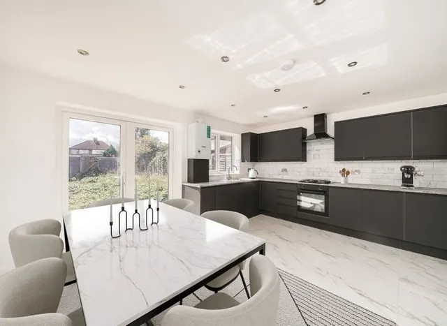 Hook Rise South, Surbiton, KT6, photo 3