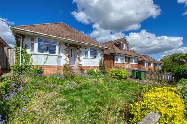 Burnham Chase, Southampton, SO18 5DF, photo 1