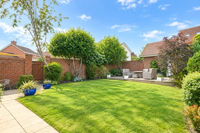 Photo 2 — Great Marlow, Hook, Hampshire, RG27 9UA