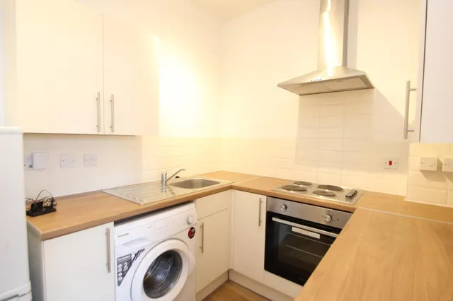 Street Lane, Leeds, LS8, photo 3