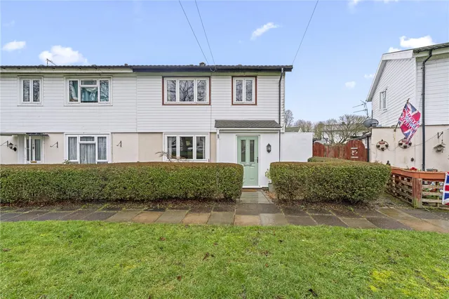 Lime Crescent, Sunbury, TW16 5NT, photo 1
