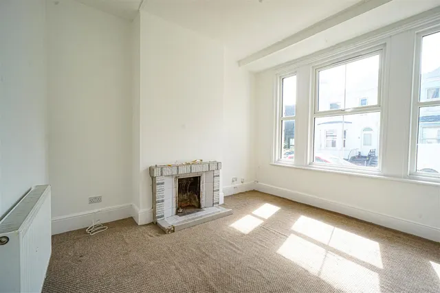 Calvert Road, Hastings, photo 2