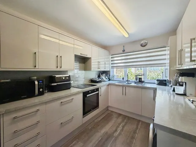 Vandyke, Bracknell, RG12, photo 2