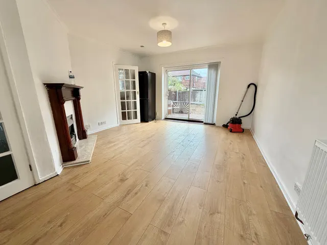 Caterham Close, Nottingham, NG8, photo 2
