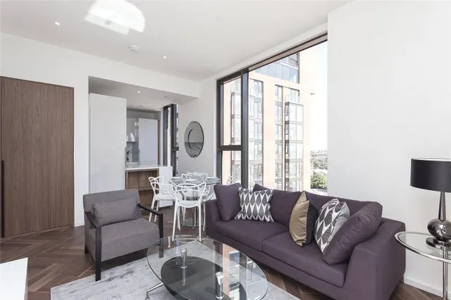Embassy Gardens, SW11, photo 2