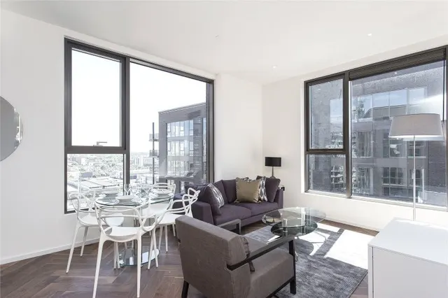 Embassy Gardens, SW11, photo 1