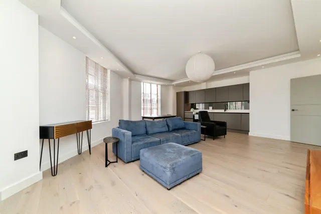 Photo 3 — Stonehills, Welwyn Garden City