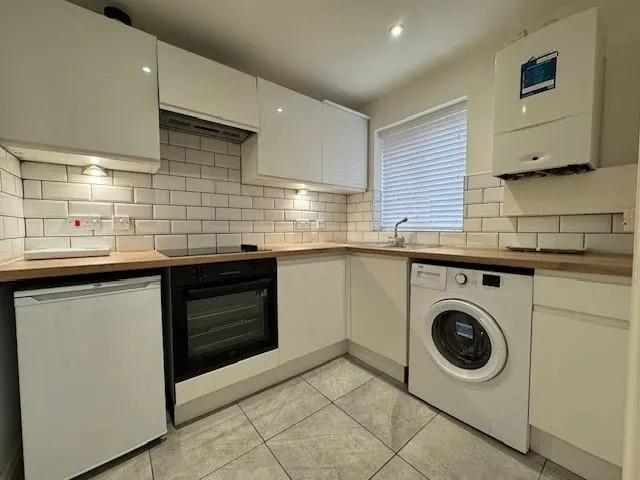 Harrier Close, Manchester, photo 3