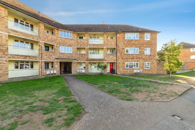Hutton Close, Hertford, SG14, photo 1