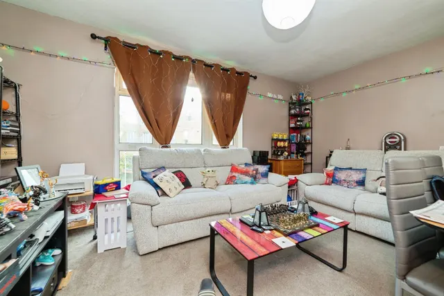 Hutton Close, Hertford, SG14, photo 3