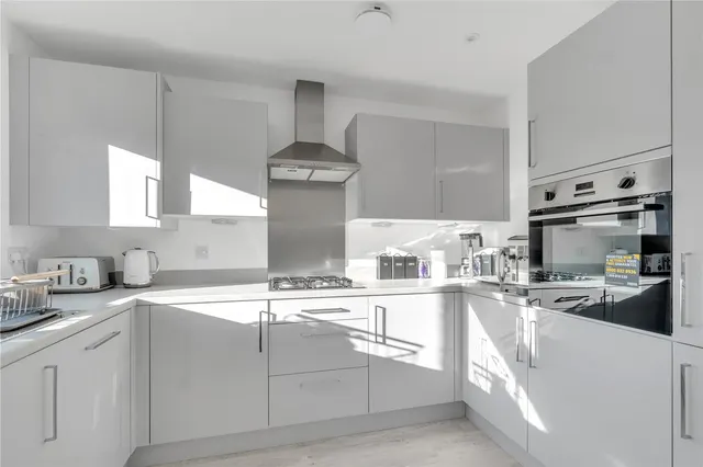 Photo 3 — Whitecliff, Ebbsfleet Valley, DA10