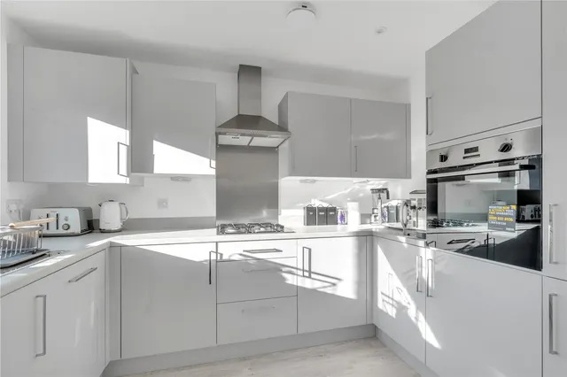 Whitecliff, Swanscombe, DA10, photo 3