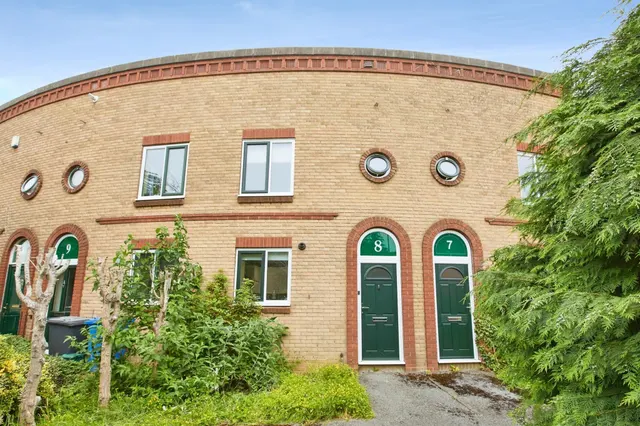 Wellington Crescent, Derby, photo 1