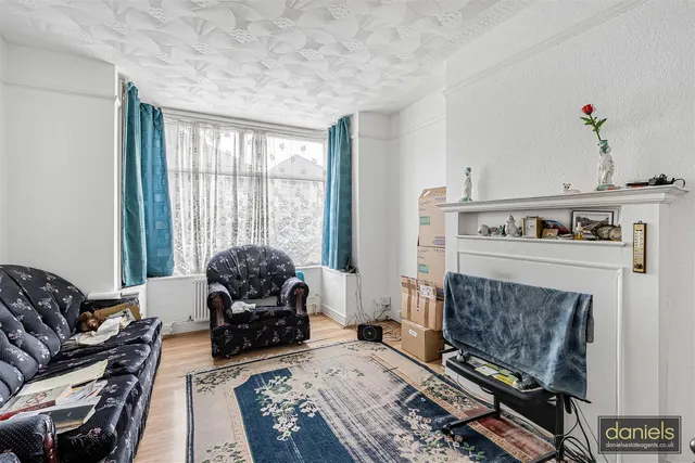 Beaumont Avenue, Wembley, HA0, photo 2