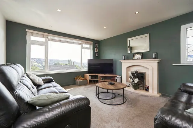 Southlands Grove West, Riddlesden, BD20, photo 3