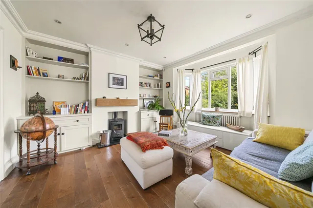 Langbourne Way, Claygate, KT10, photo 1
