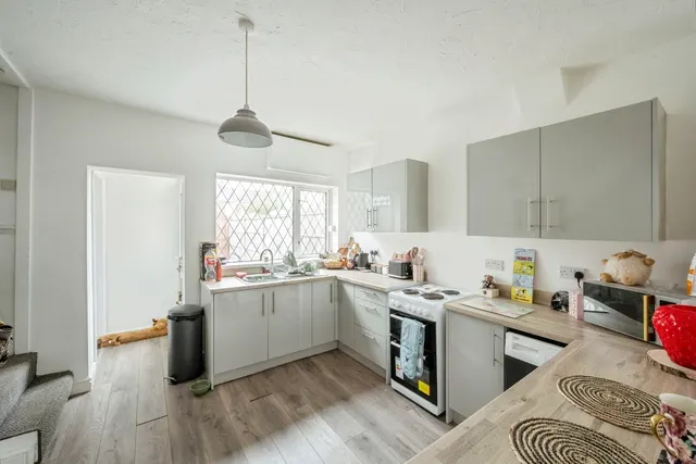 Photo 2 — Queens Road, Askern, Doncaster, South Yorkshire, DN6