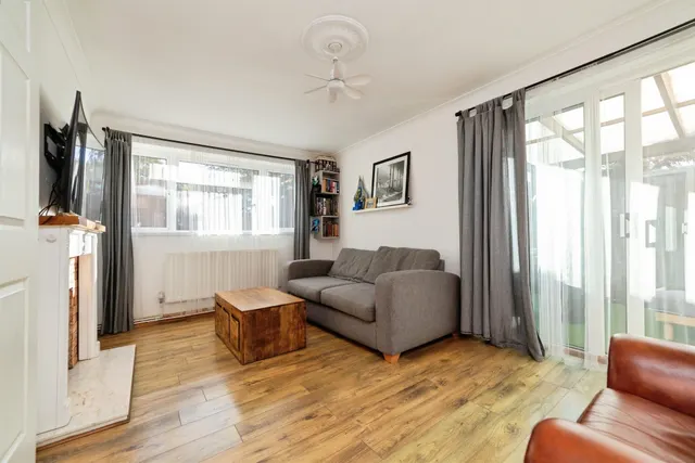 Four Acres, Stevenage, SG1, photo 2