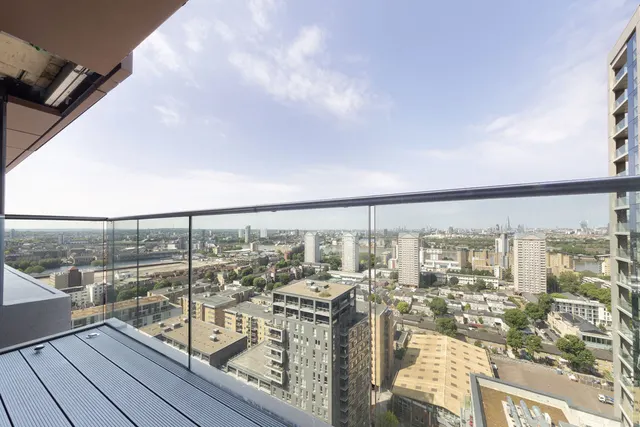 Photo 3 — Maine Tower, Canary Wharf