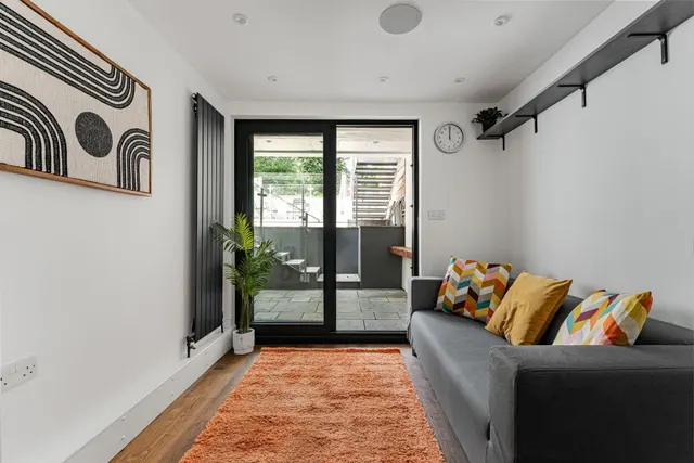 Kingsland Road, Hackney, E8, photo 1