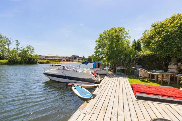 Wheatleys Eyot, Sunbury-on-thames, TW16, photo 2