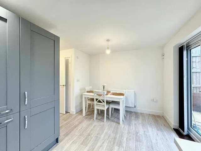 Photo 3 — Viewings Available 7 days a week