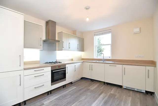 Photo 3 — Cavendish Road, Bournemouth, BH1 1QZ