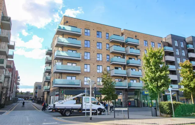 Prestwick Road, Watford, WD19, photo 1