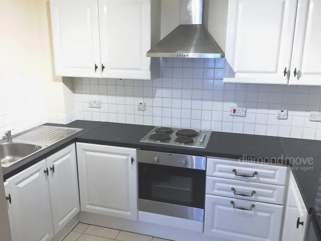 Photo 3 — Lampton Road, Hounslow, TW3 4DF