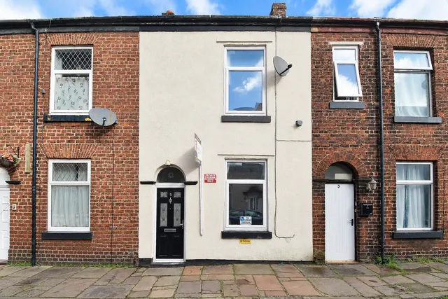 Canal Street, Adlington, PR7, photo 1