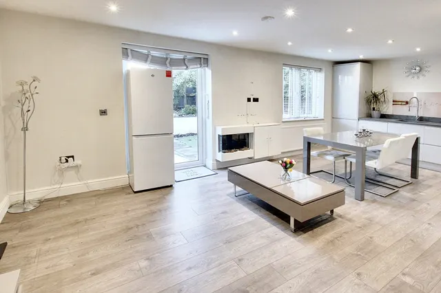 Photo 2 — Flat 1, 8 The Glade, Croydon, Croydon, CR0 7QA