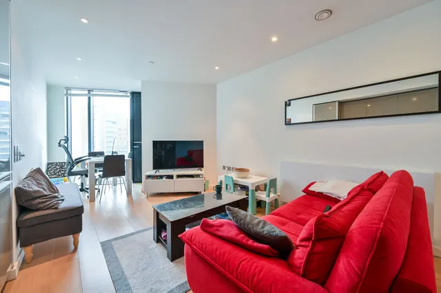 Apartment 3211, The Strata, 8 Walworth Road, London, photo 1
