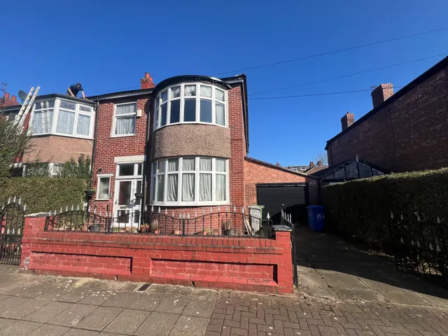 St. Johns Road, Old Trafford, M16, photo 3