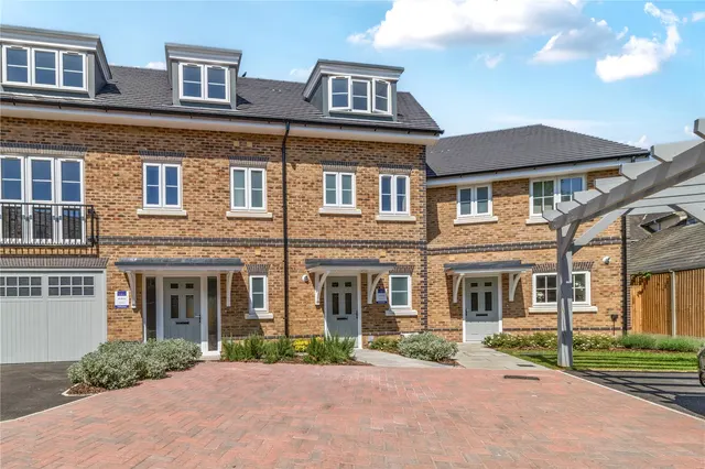 Moor Lane, Staines-Upon-Thames, TW18, photo 1