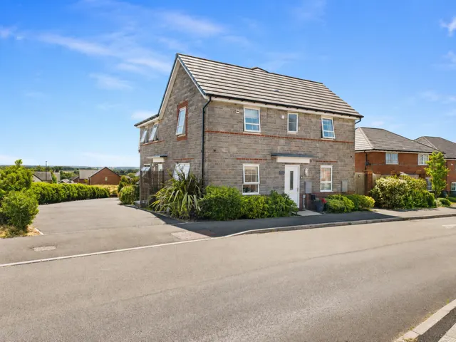 Glastonbury Drive, Lydney, GL15, photo 1