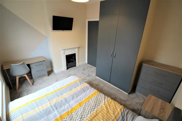 Welton Place, Hyde Park, LS6, photo 3