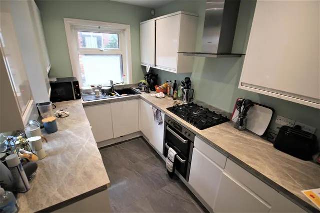 Claremont Avenue, Hyde Park, LS3, photo 2