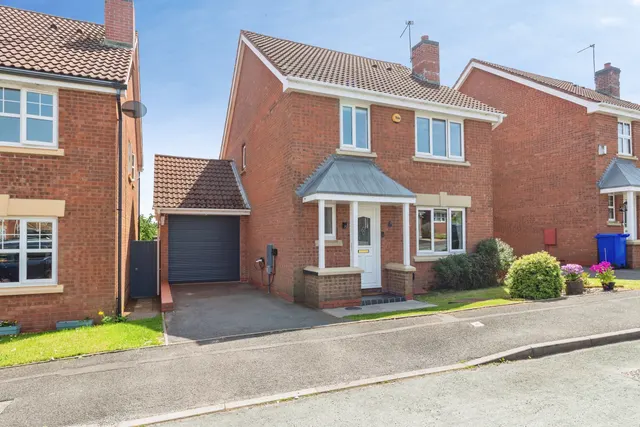 Peregrine Grove, Stoke-On-Trent, ST3, photo 1