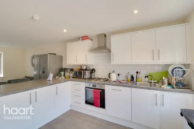 Colet Crescent, Colchester, CO2, photo 2