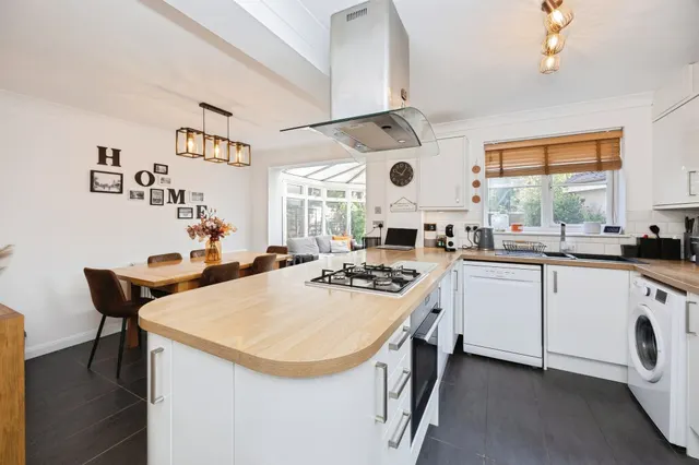 Acorn Close, Kingsnorth, TN23, photo 3
