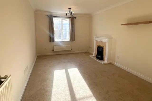 Century Court, Woking, GU21, photo 3