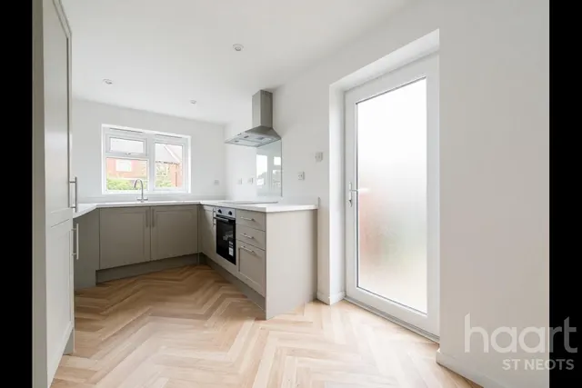 Carter Close, Brampton, PE28, photo 3