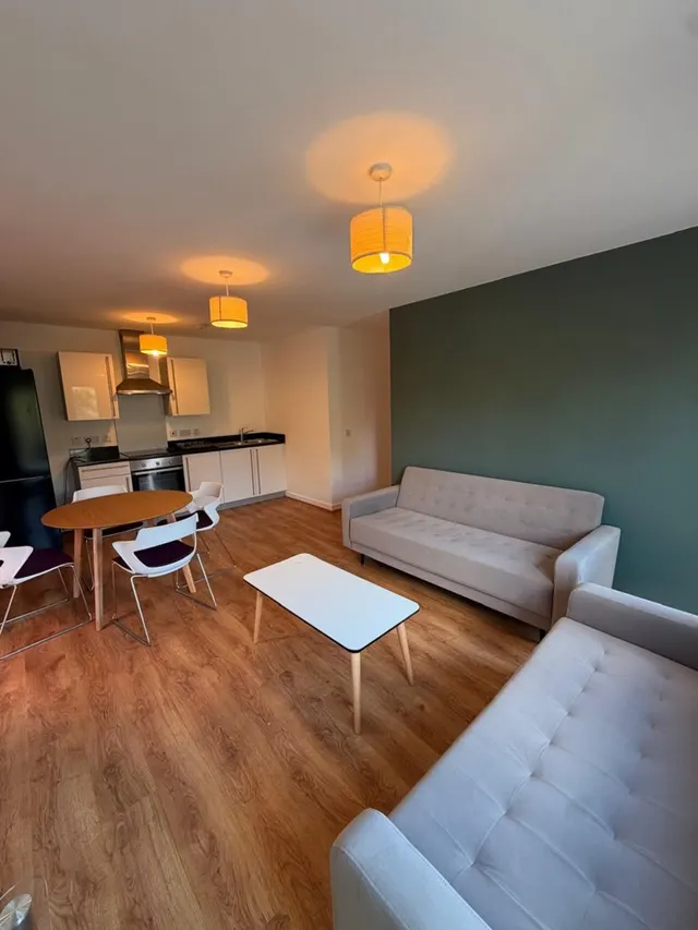 Derwent Street, M5, photo 3