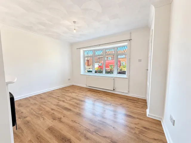 Henfield Road, Eastbourne, BN22, photo 3