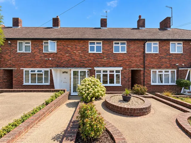 Henfield Road, Eastbourne, BN22, photo 1