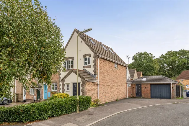 John Bunyan Close, Whiteley, photo 1
