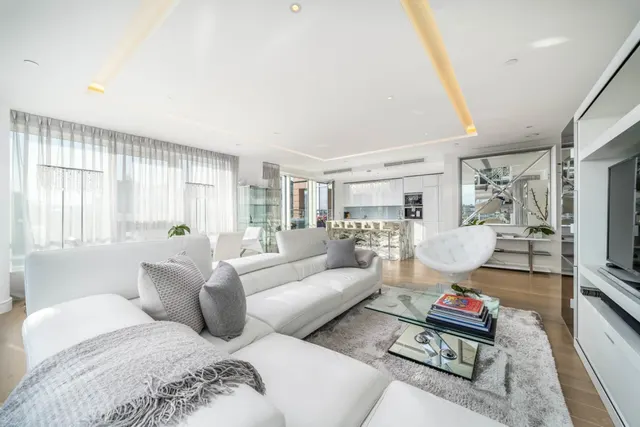 Flotilla House, Battersea Reach, photo 1