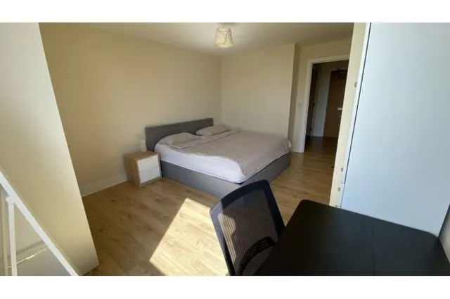 Millharbour, London, E14, photo 3