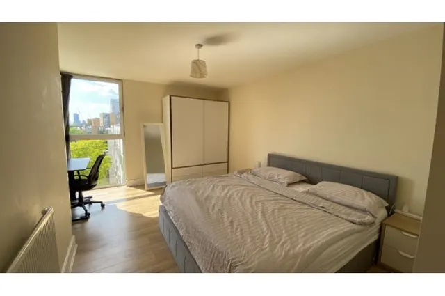 Millharbour, London, E14, photo 2