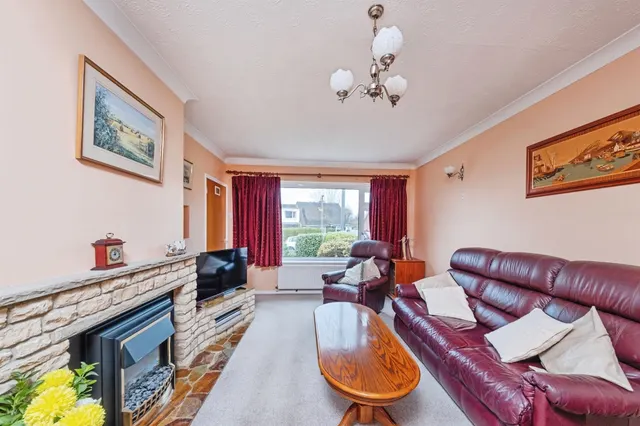 Woodlands Crescent, Buckingham, MK18, photo 2